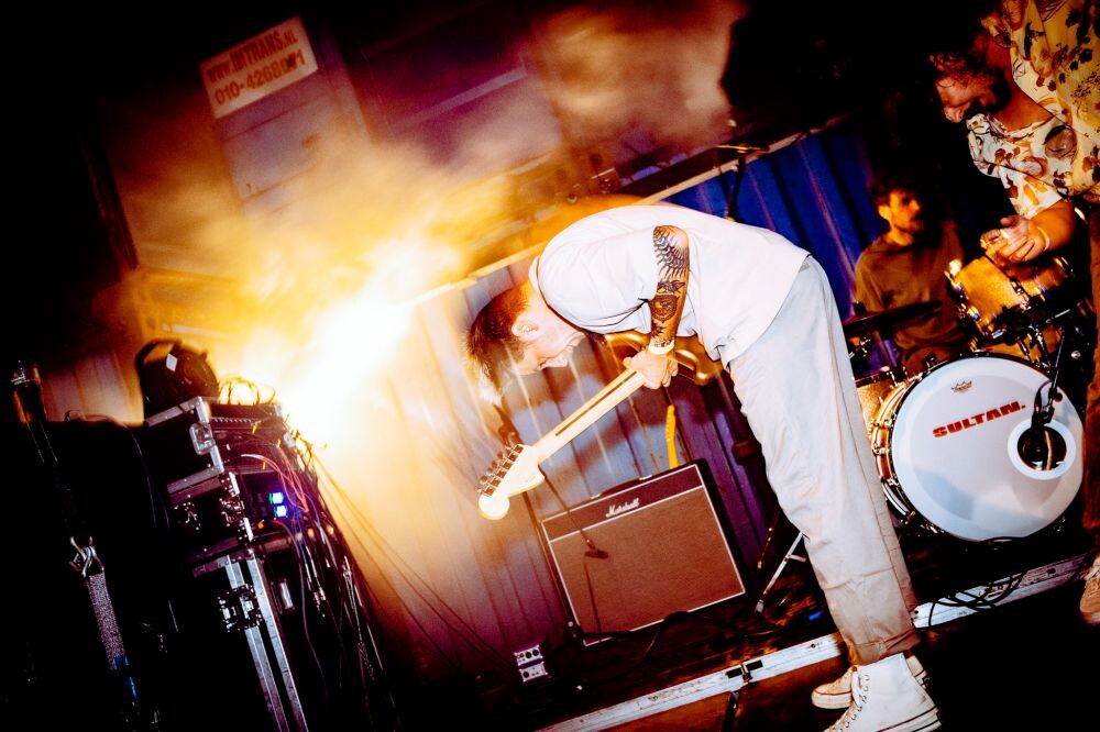 16318850383feadf412e7d08f49e82878a24177375